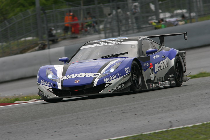 GT500クラス決勝2位はRAYBRIG HSV-010（伊沢拓也／山本尚貴組）