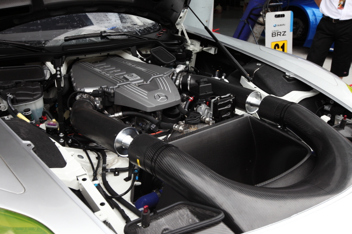 GREEN TEC & LEON SLS（Mercedes-Benz SLS AMG GT3）