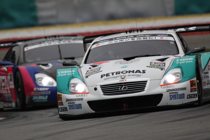 PETRONAS TOM'S SC430（中嶋一貴／ロイック・デュバル組）