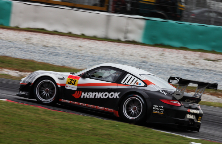 GT300クラスポールポジションはHANKOOK PORSCHE（影山正美／藤井誠暢組）