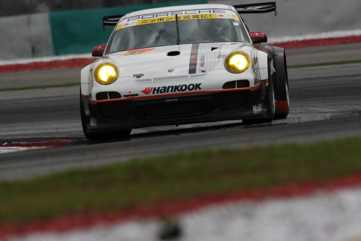 GT300クラス優勝はHANKOOK PORSCHE（影山正美／藤井誠暢組）