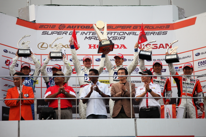 GT500クラスの暫定表彰式