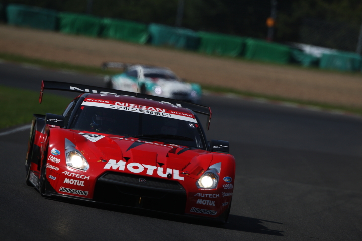 MOTUL AUTECH GT-R（本山哲／ミハエル・クルム組）