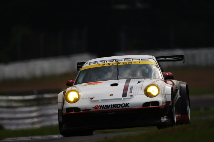 HANKOOK PORSCHE（影山正美／藤井誠暢組）