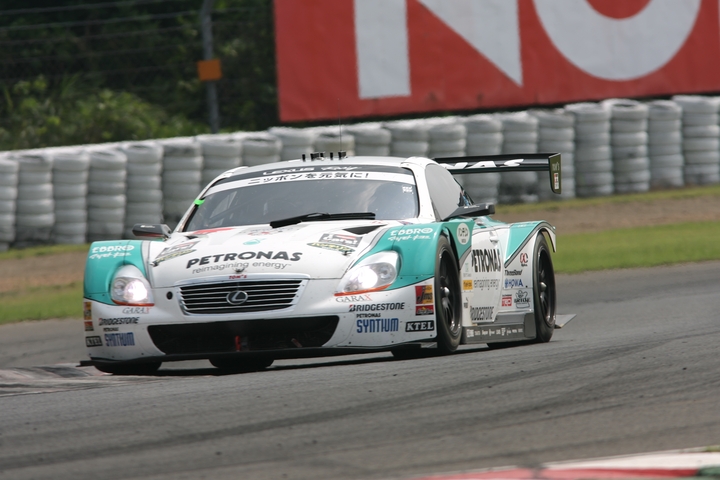 GT500クラス決勝2位はPETRONAS TOM'S SC430（中嶋一貴／ロイック・デュバル組）