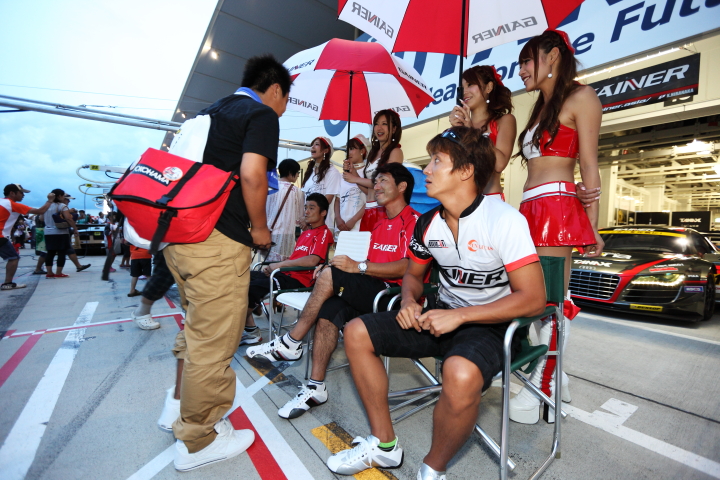 田中哲也／平中克幸／余郷敦（GAINER DIXCEL R8 LMS）