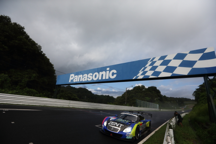 ZENT CERUMO SC430（立川祐路／平手晃平組）