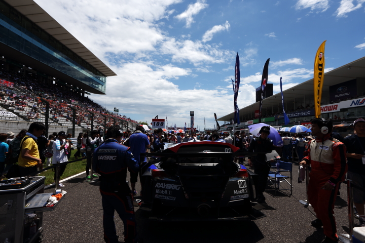 RAYBRIG HSV-010（伊沢拓也／山本尚貴組）