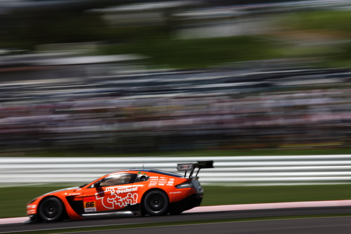 triple a Vantage GT3（吉本大樹／星野一樹／吉田広樹組）