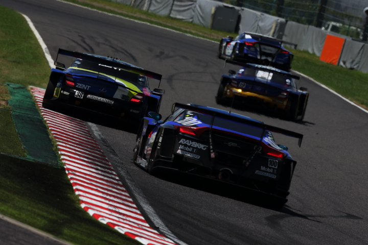 ZENT CERUMO SC430 vs RAYBRIG HSV-010