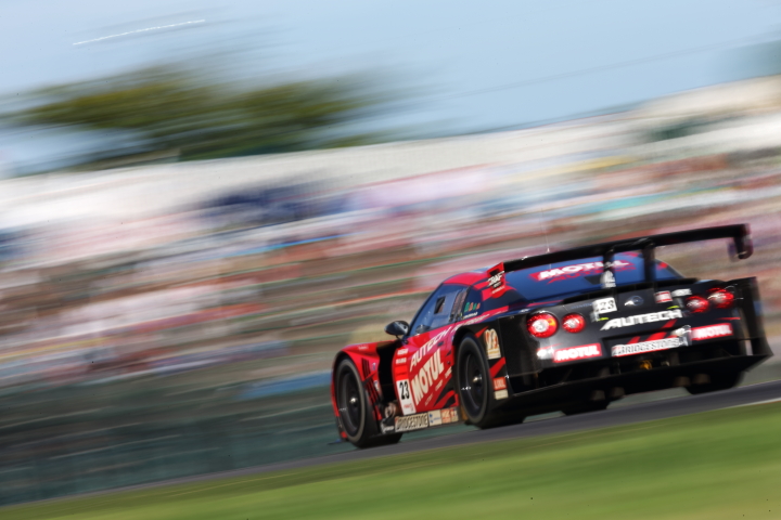 MOTUL AUTECH GT-R（本山哲／ミハエル・クルム組）