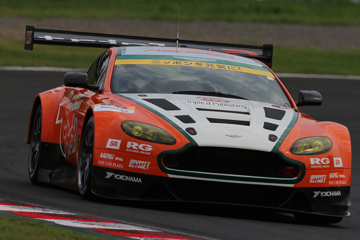 公式練習: GT300クラストップタイムはtriple a Vantage GT3（吉本大樹／星野一樹／吉田広樹組）