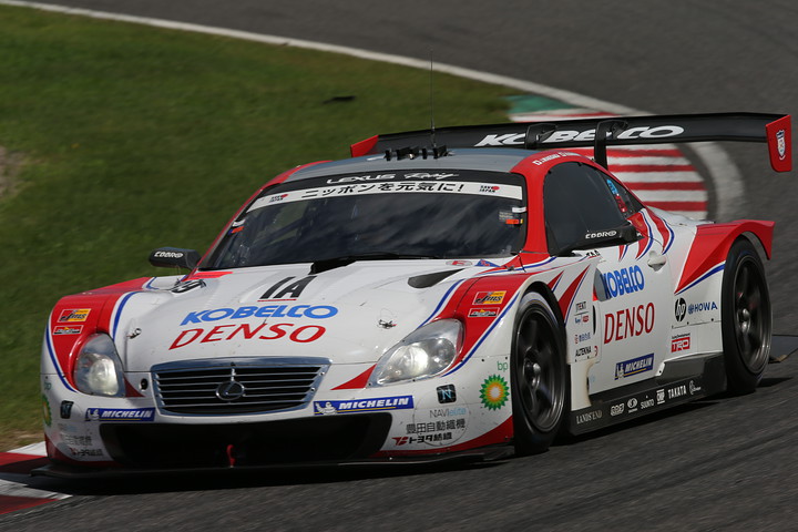 250km経過時点でGT500クラス2位はDENSO KOBELCO SC430（脇阪寿一／石浦宏明組）