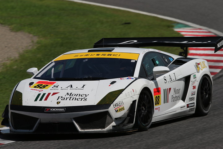 250km経過時点でGT500クラス3位はマネパランボルギーニGT3