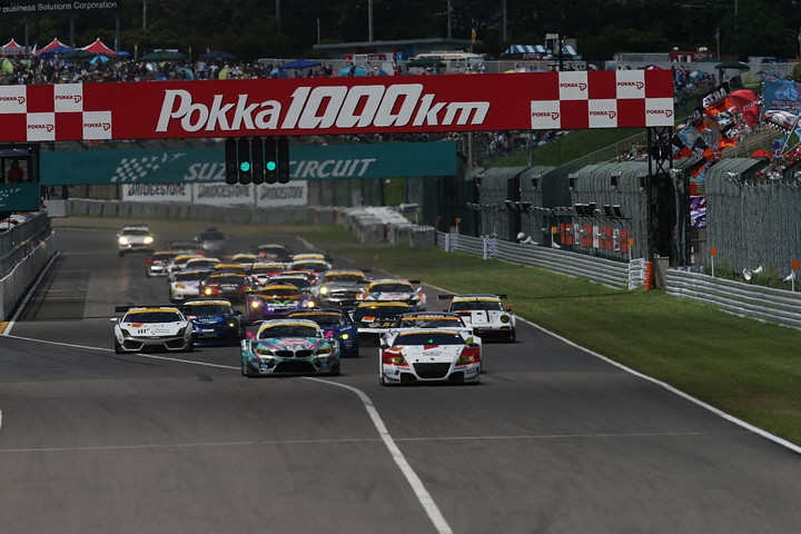 GT300クラスのスタートシーン