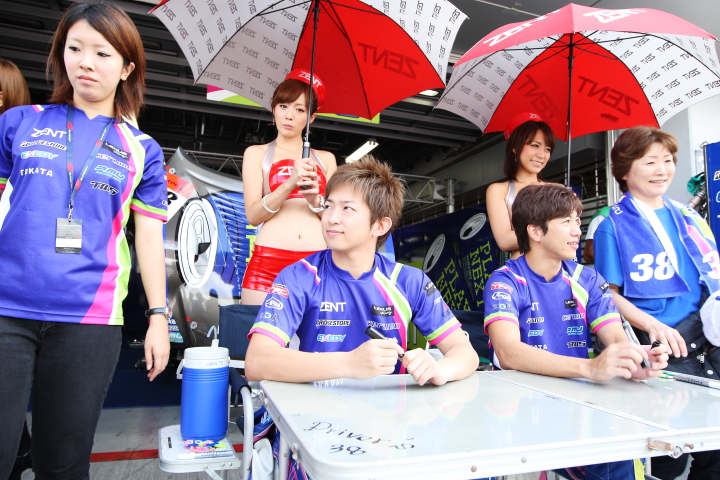 平手晃平／立川祐路（ZENT CERUMO SC430）