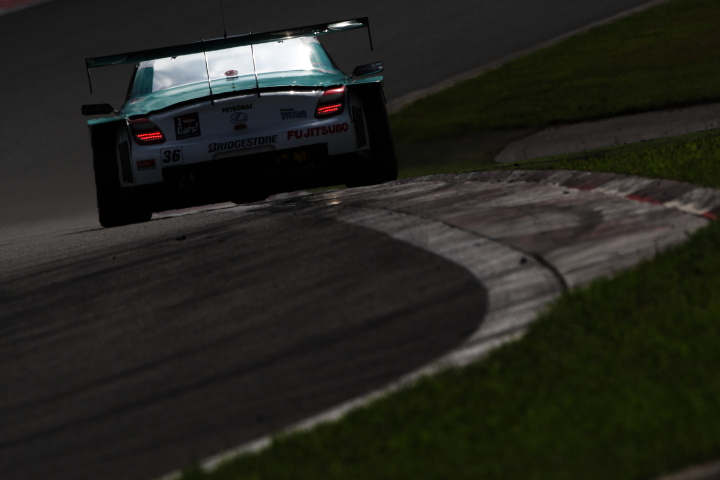 PETRONAS TOM'S SC430（中嶋一貴／ロイック・デュバル組）