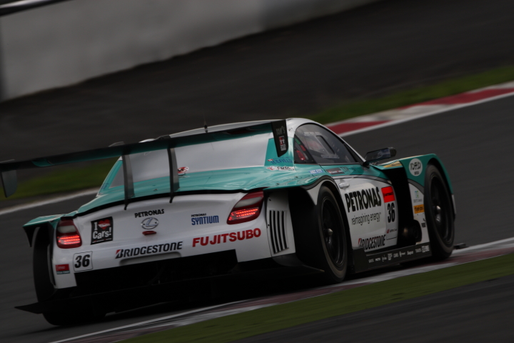 PETRONAS TOM'S SC430（中嶋一貴／ロイック・デュバル組）