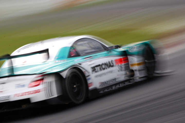 PETRONAS TOM'S SC430（中嶋一貴／ロイック・デュバル組）