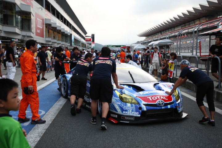 apr HASEPRO PRIUS GT（新田守男／嵯峨宏紀組）