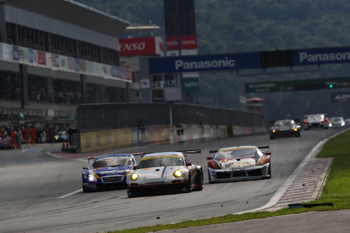 HANKOOK PORSCHE（影山正美／藤井誠暢組）