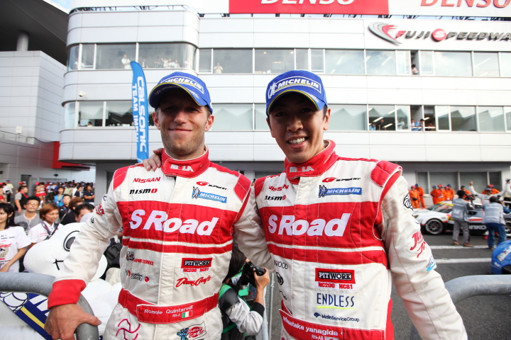 2位の柳田真孝とロニー・クインタレッリ（S Road REITO MOLA GT-R）