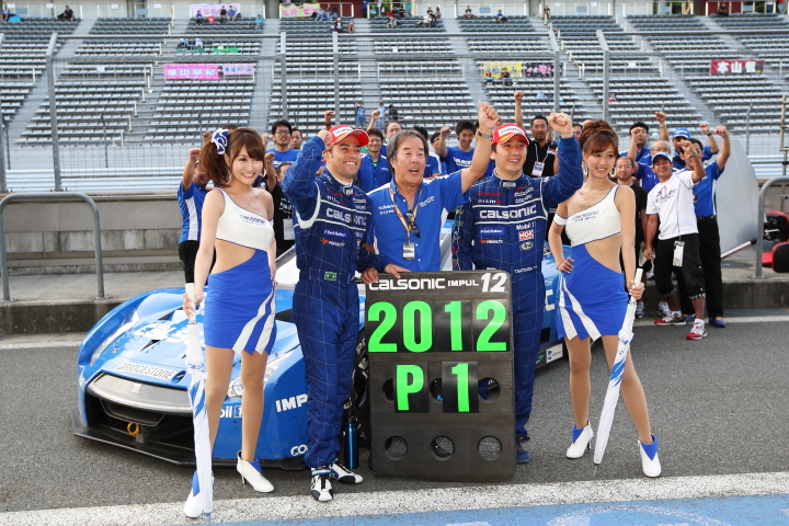 優勝したチームインパルのクルーたち