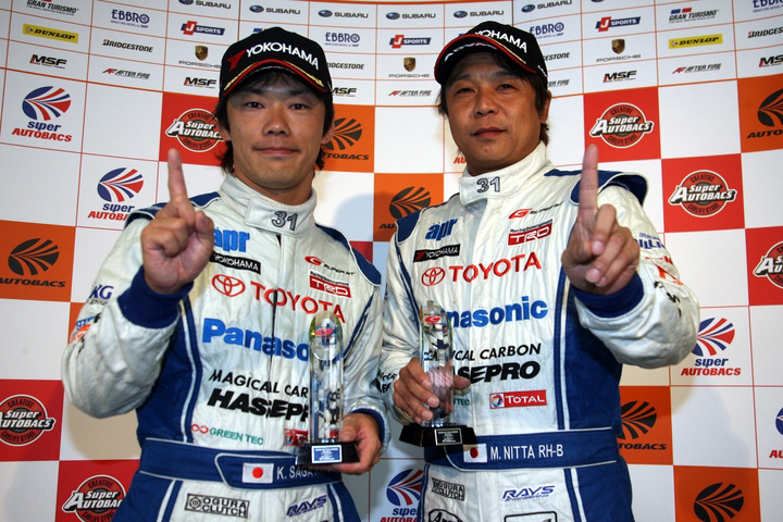 公式予選記者会見フォトセッション: GT300クラスのポールシッター