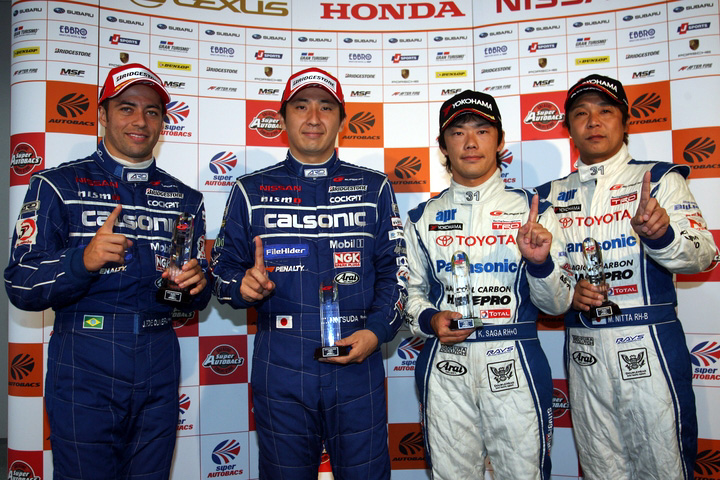 公式予選記者会見フォトセッション: 両クラスのポールシッターたち