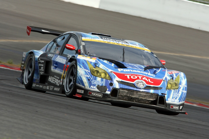 GT300クラス決勝2位はapr HASEPRO PRIUS GT（新田守男／嵯峨宏紀組）