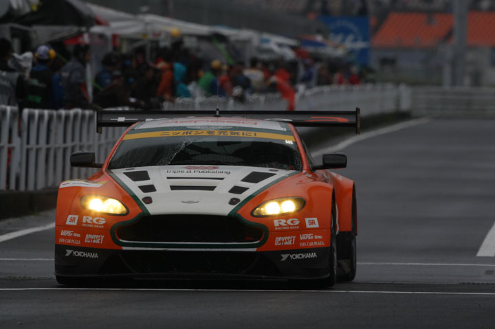 GT300クラス優勝は今季2勝目のtriple a Vantage GT3（吉本大樹／星野一樹組）