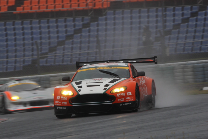 triple a Vantage GT3（吉本大樹／星野一樹組）