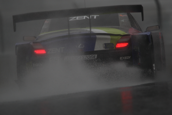 ZENT CERUMO SC430（立川祐路／平手晃平組）