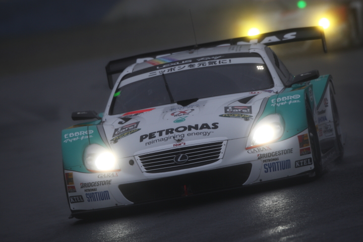 PETRONAS TOM'S SC430（中嶋一貴／ロイック・デュバル組）