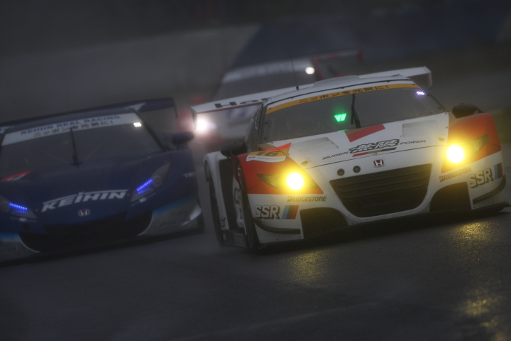 MUGEN CR-Z GT（武藤英紀／中嶋大祐組）