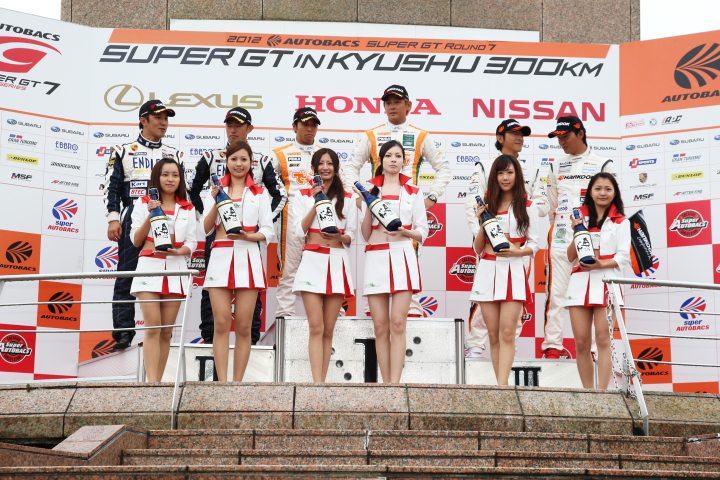 GT300クラスの暫定表彰式