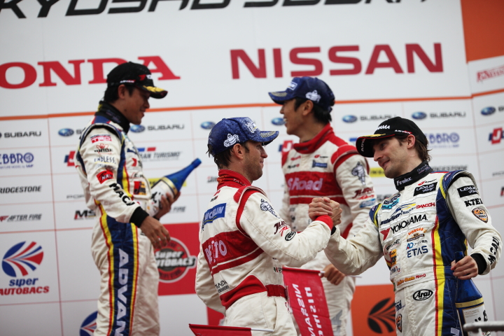 GT500クラスのシャンパンファイト