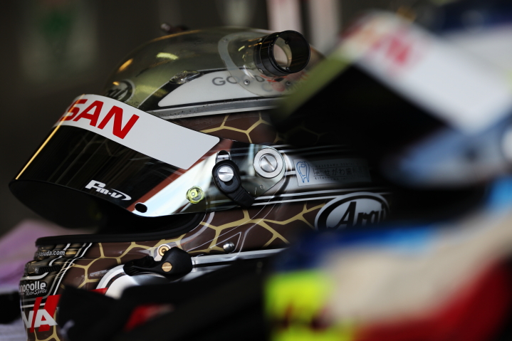 安田裕信（D'station ADVAN GT-R）のヘルメット