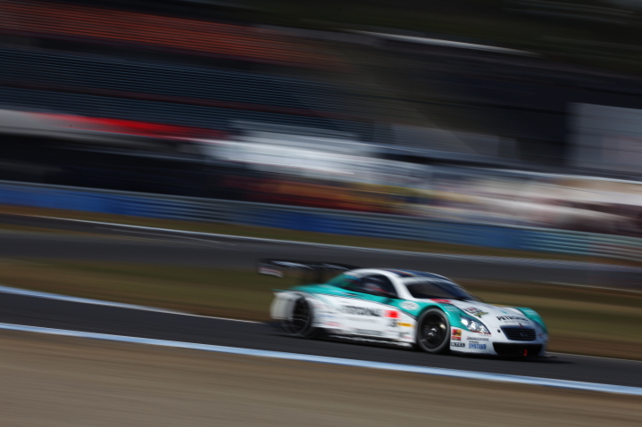 PETRONAS TOM'S SC430（中嶋一貴／ロイック・デュバル組）