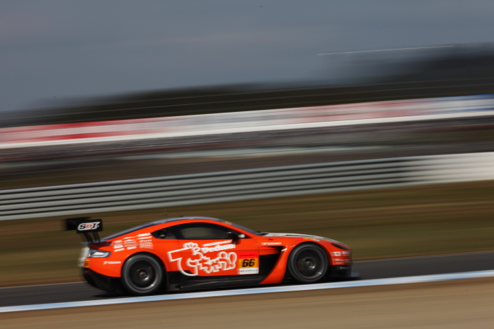 triple a Vantage GT3（吉本大樹／星野一樹組）