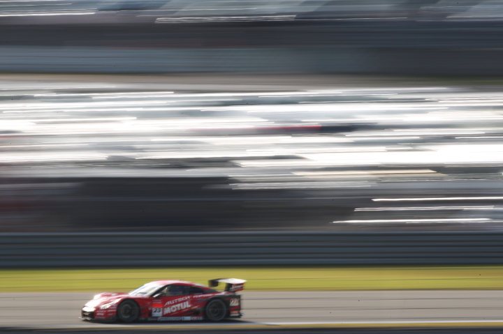 MOTUL AUTECH GT-R（本山哲／ミハエル・クルム組）