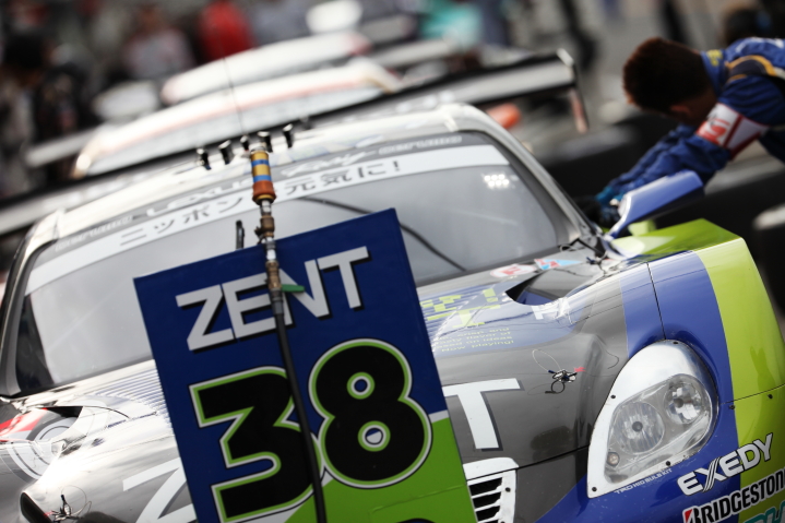 ZENT CERUMO SC430（立川祐路／平手晃平組）