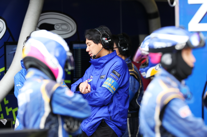 高木虎之介監督（LEXUS TEAM ZENT CERUMO）
