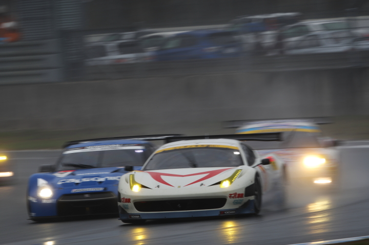 マッハGoGoGo車検Ferrari458（玉中哲二／植田正幸組）