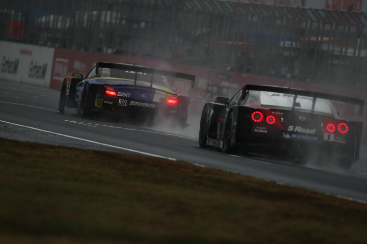 ZENT CERUMO SC430 vs S Road REITO MOLA GT-R