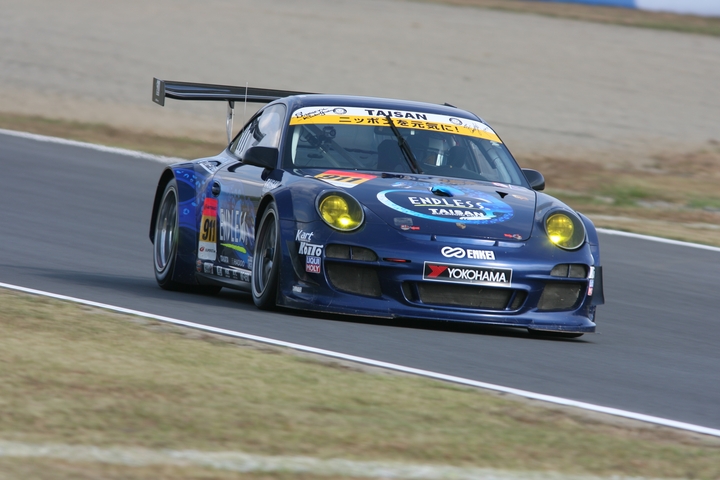 公式練習: GT300クラストップタイムはエンドレス TAISAN 911（峰尾恭輔／横溝直輝組）