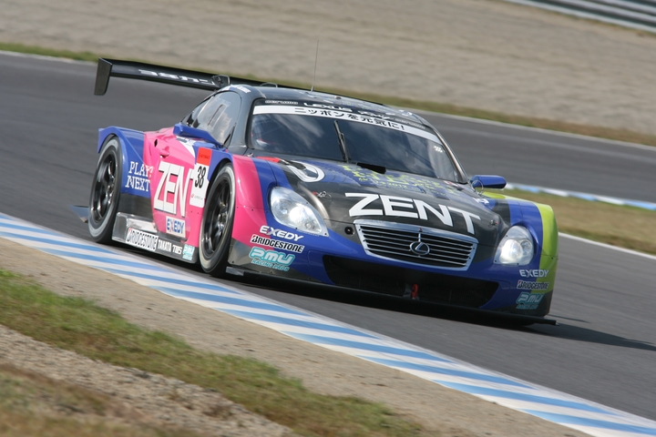 GT500クラスポールポジションはZENT CERUMO SC430（立川祐路／平手晃平組）