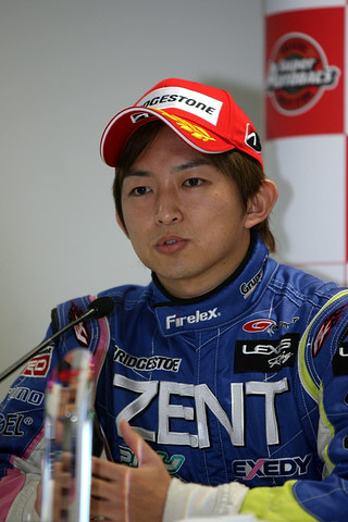予選記者会見: GT500クラスポールポジションの平手晃平（ZENT CERUMO SC430）