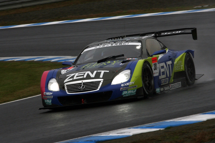 GT500クラス優勝はZENT CERUMO SC430（立川祐路／平手晃平組）