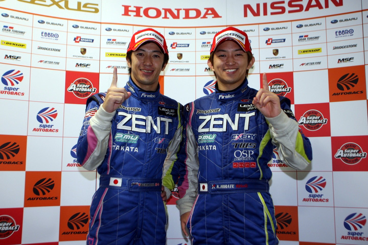 決勝フォトセッション: GT500クラスのウィナー